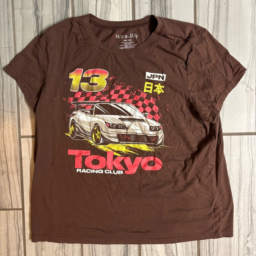 Wound Up Brown Graphic T-Shirt